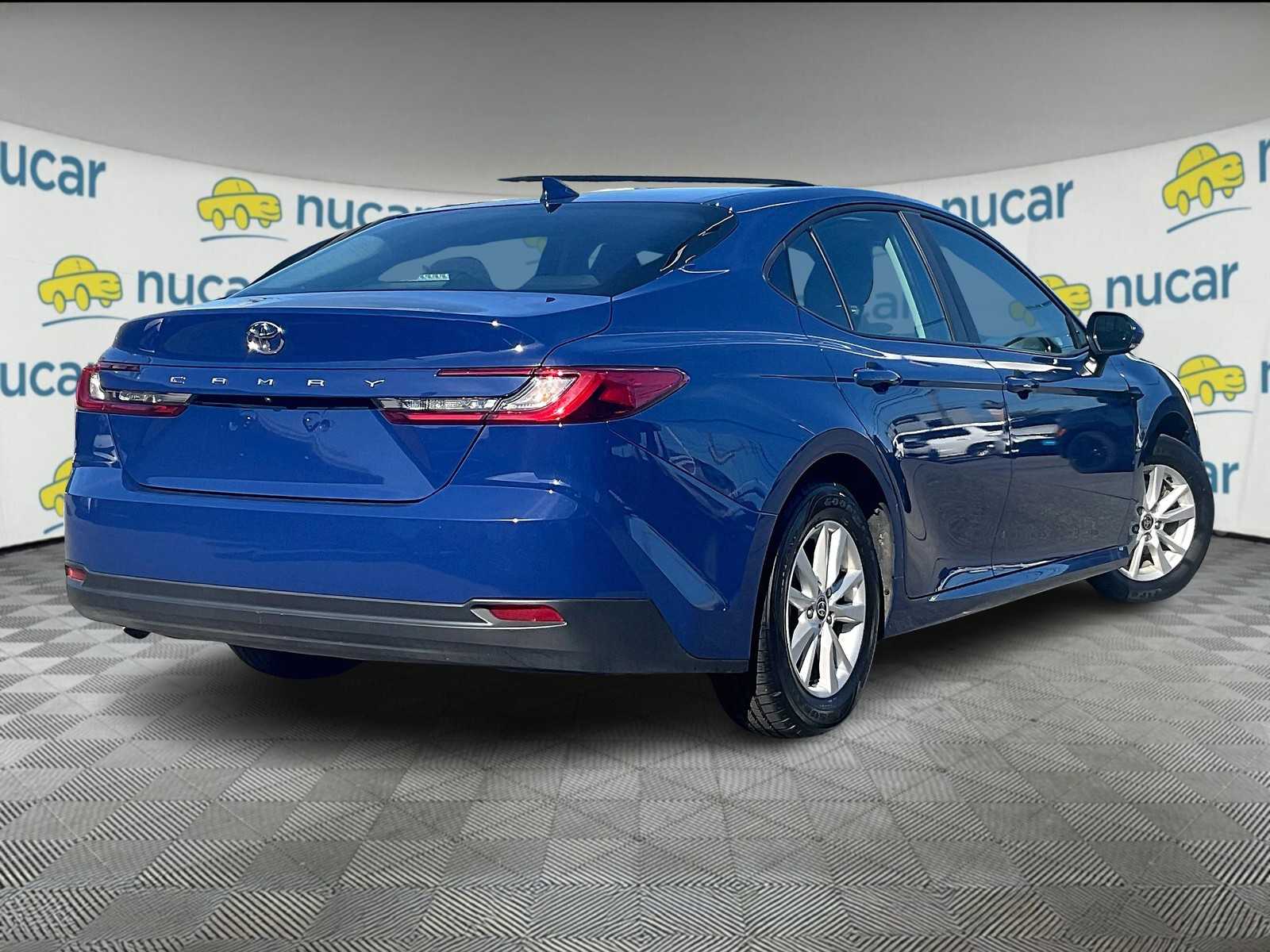 2025 Toyota Camry LE - Photo 6