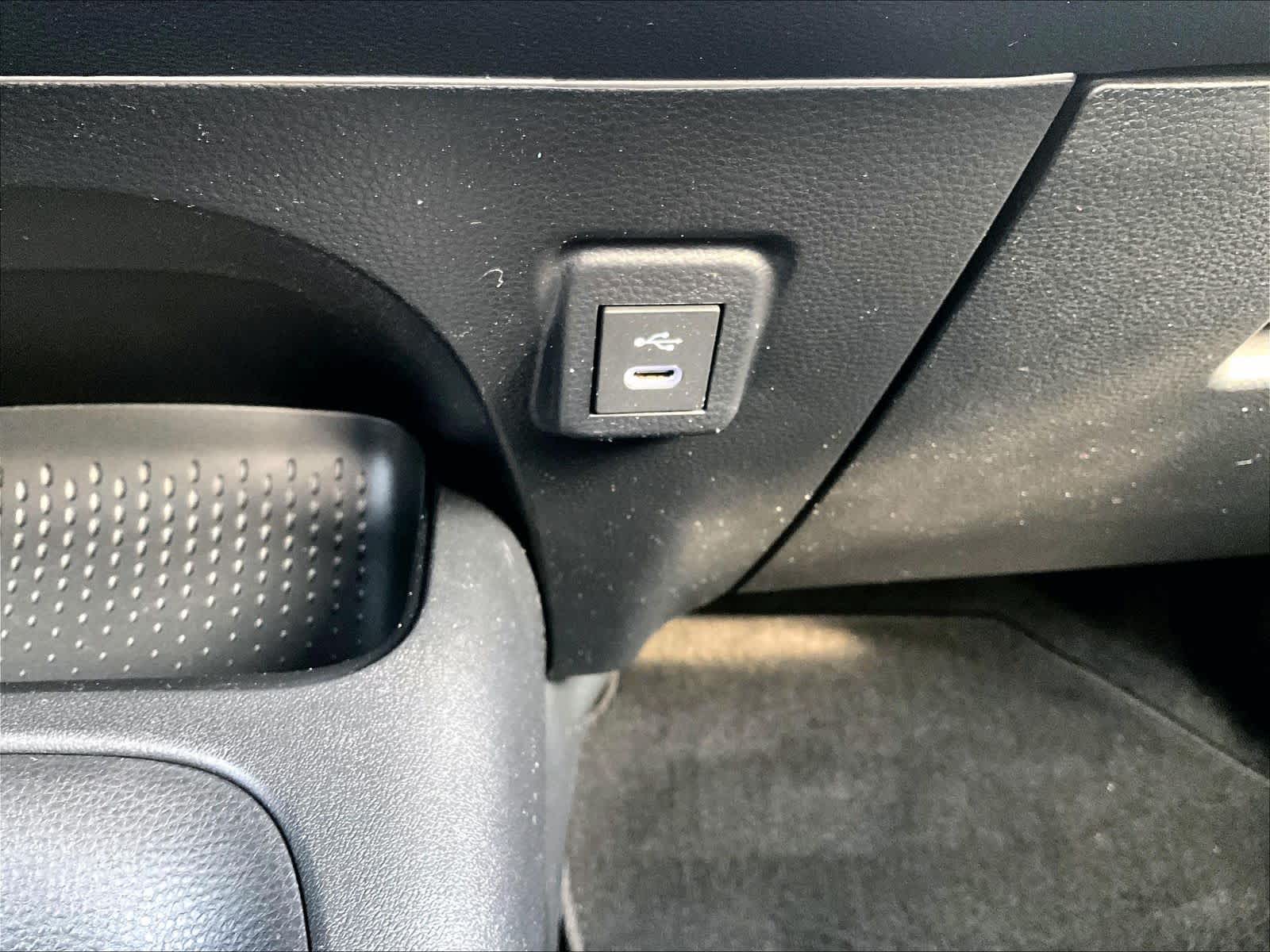 2024 Toyota Corolla LE - Photo 25