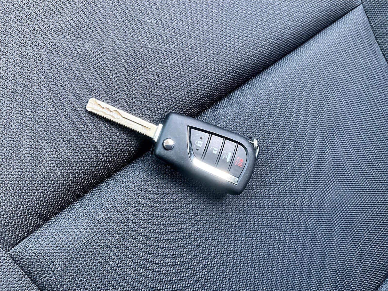 2024 Toyota Corolla LE - Photo 28