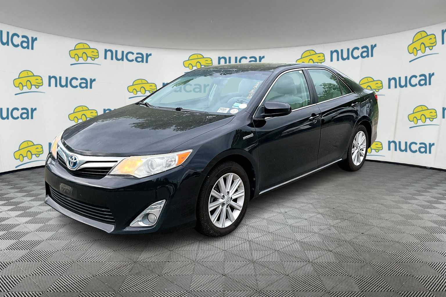 2013 Toyota Camry Hybrid XLE - Photo 2