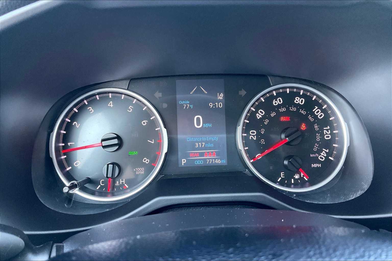 2021 Toyota RAV4 LE - Photo 24