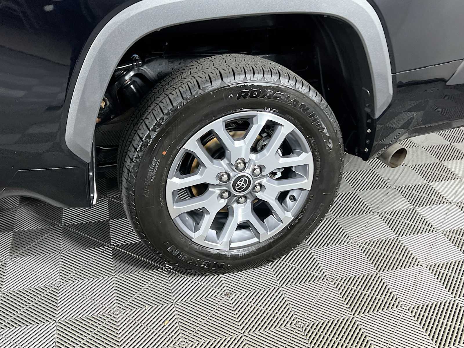 2022 Toyota Tundra 1794 Edition - Photo 32