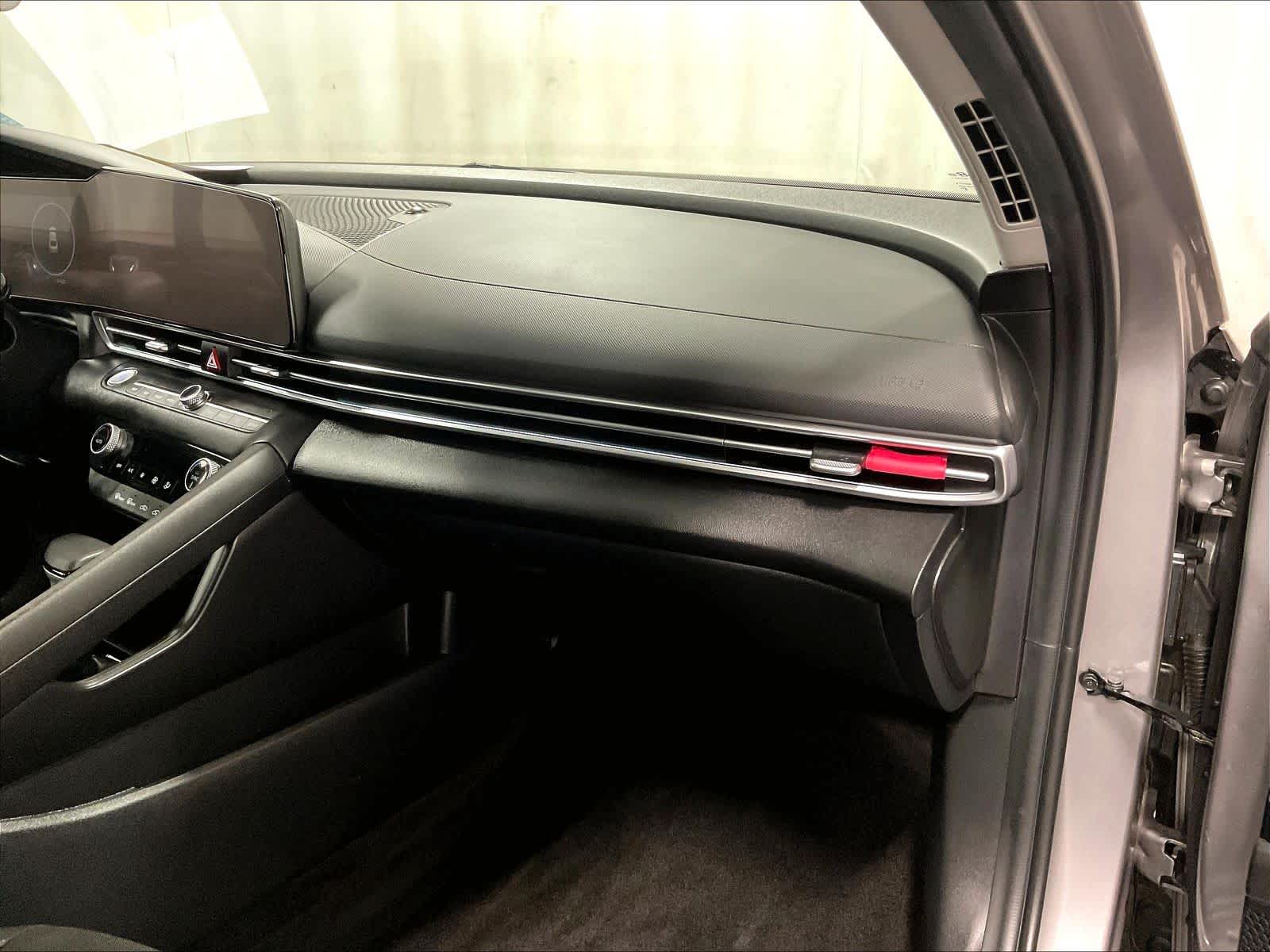 2024 Hyundai Elantra SEL - Photo 13