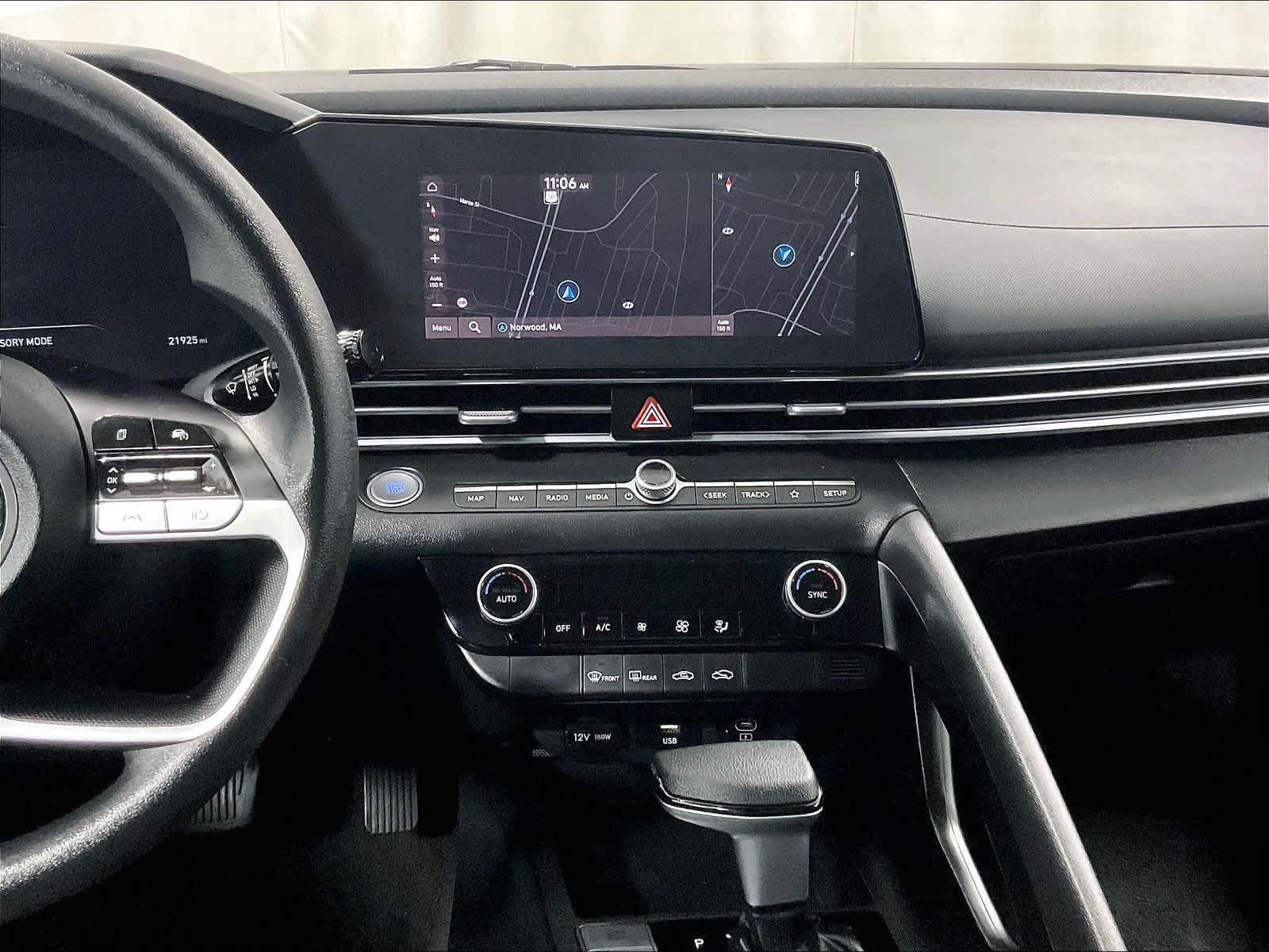 2024 Hyundai Elantra SEL - Photo 18