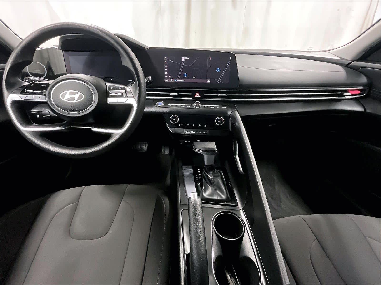 2024 Hyundai Elantra SEL - Photo 21