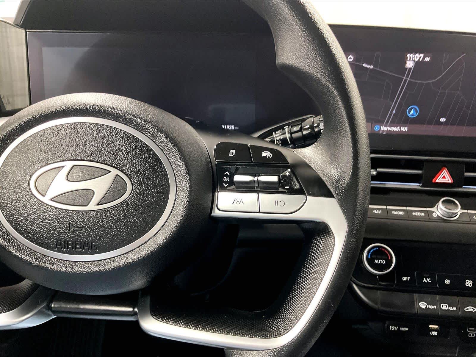 2024 Hyundai Elantra SEL - Photo 23