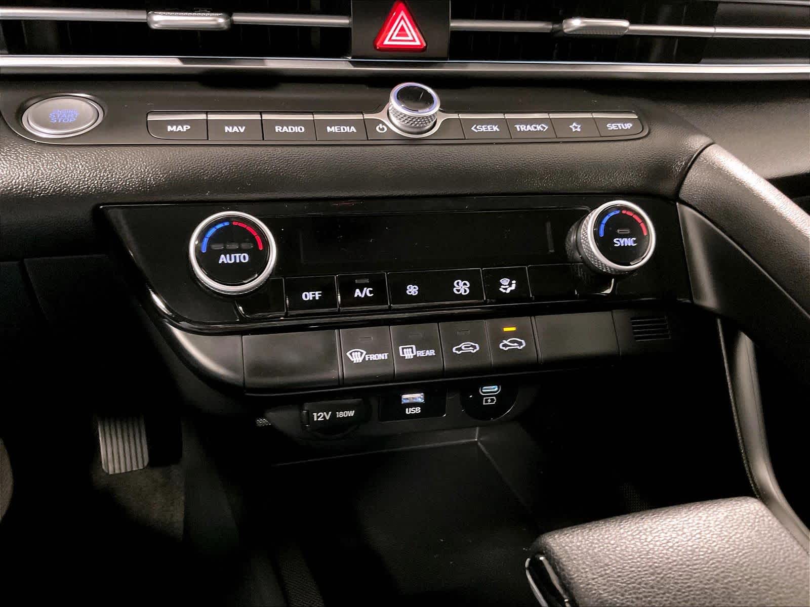2024 Hyundai Elantra SEL - Photo 25