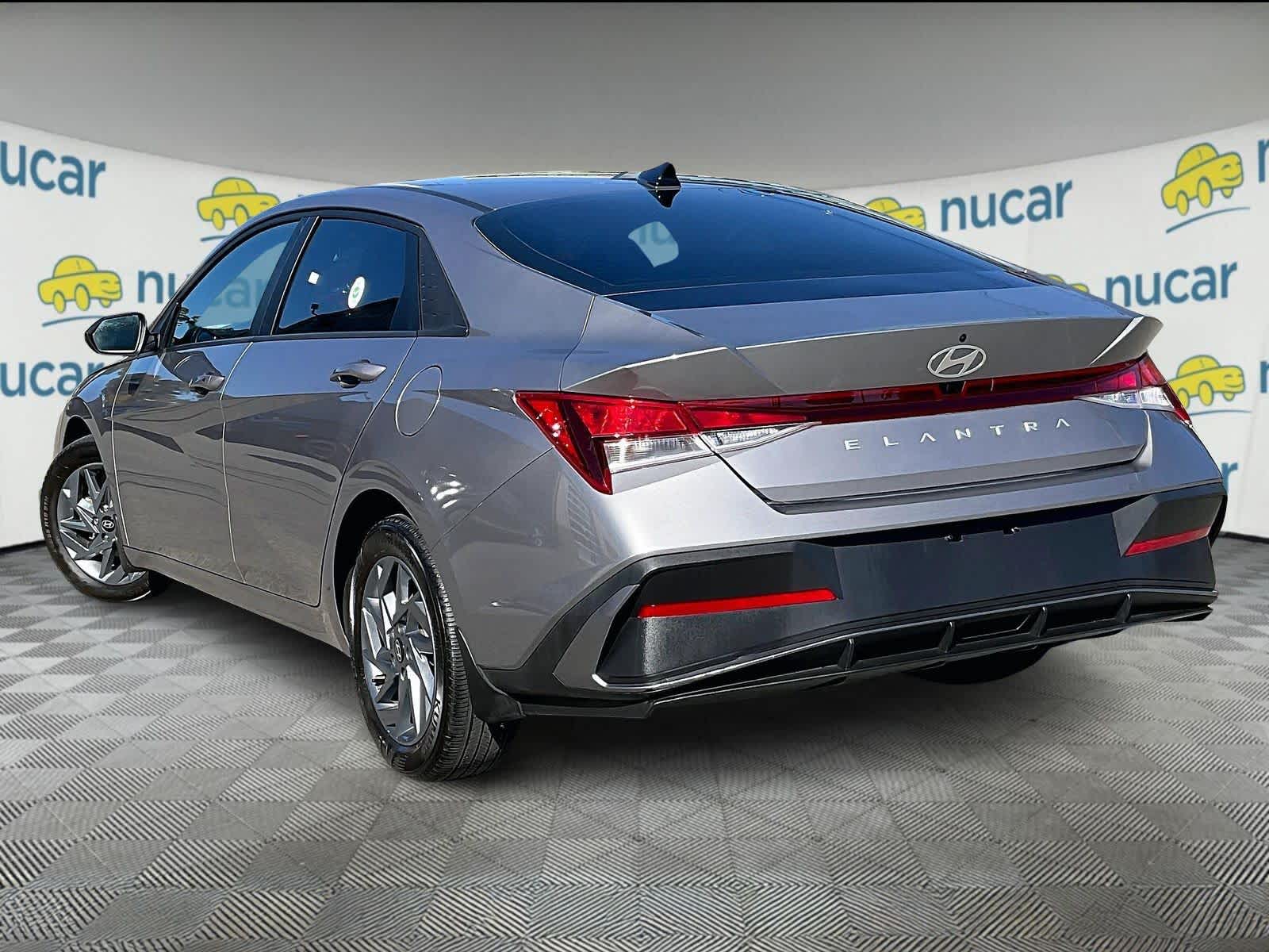 2024 Hyundai Elantra SEL - Photo 4