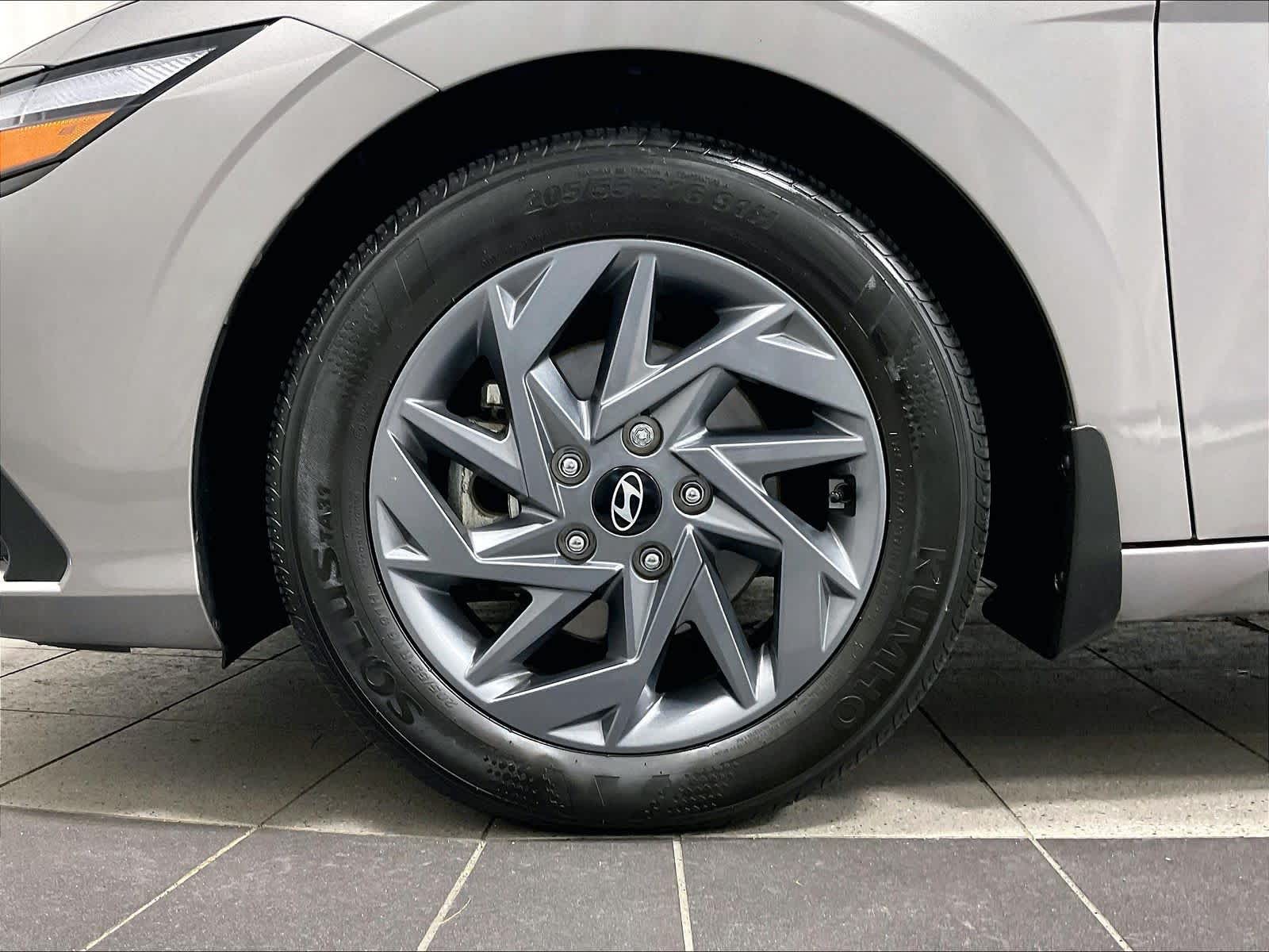 2024 Hyundai Elantra SEL - Photo 7