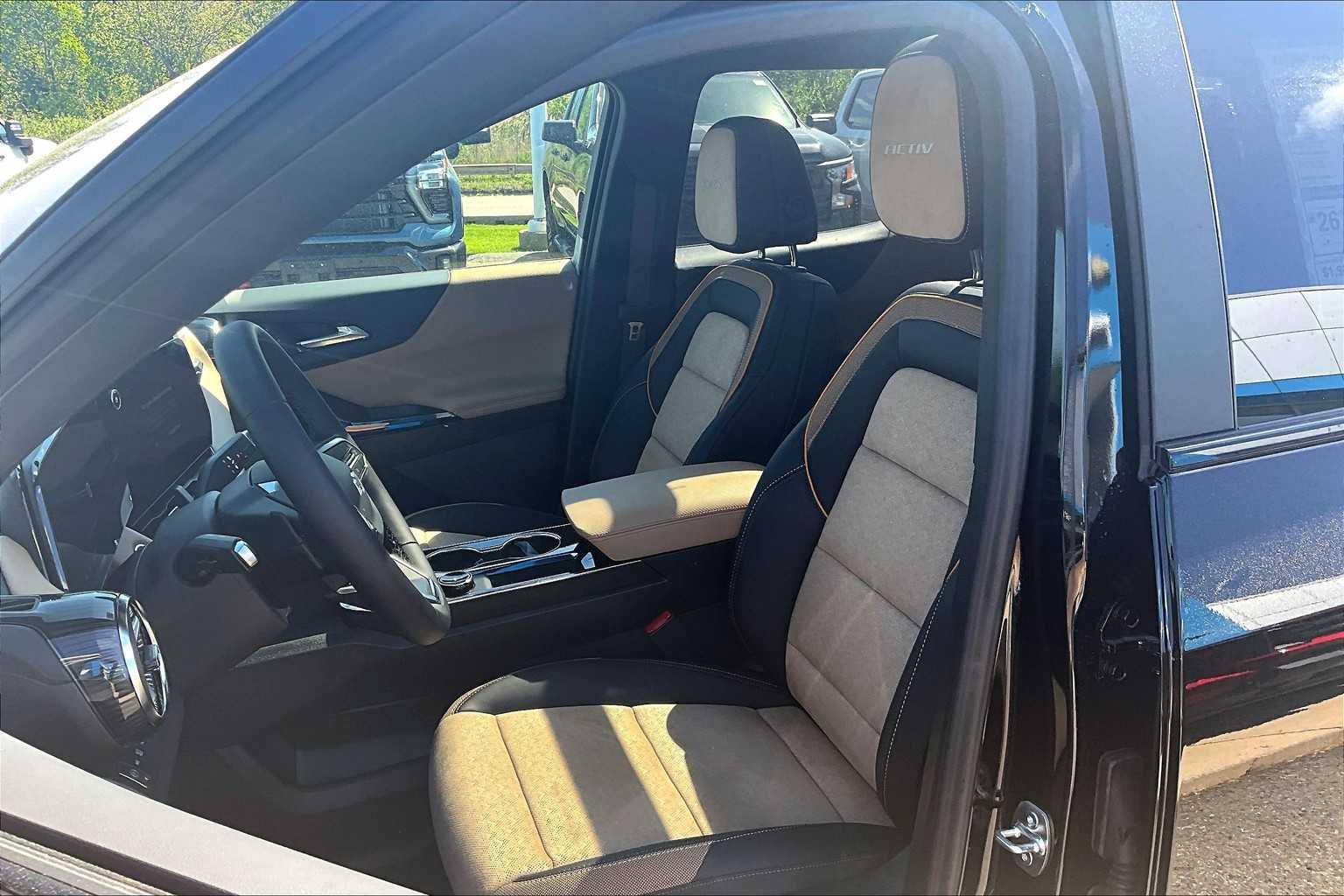 2026 Chevrolet Equinox AWD LT - Photo 11