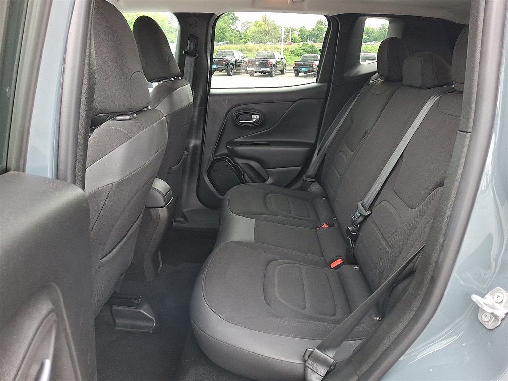 2017 Jeep Renegade Altitude - Photo 11