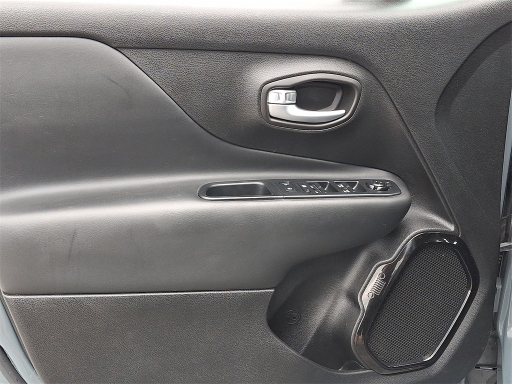 2017 Jeep Renegade Altitude - Photo 13