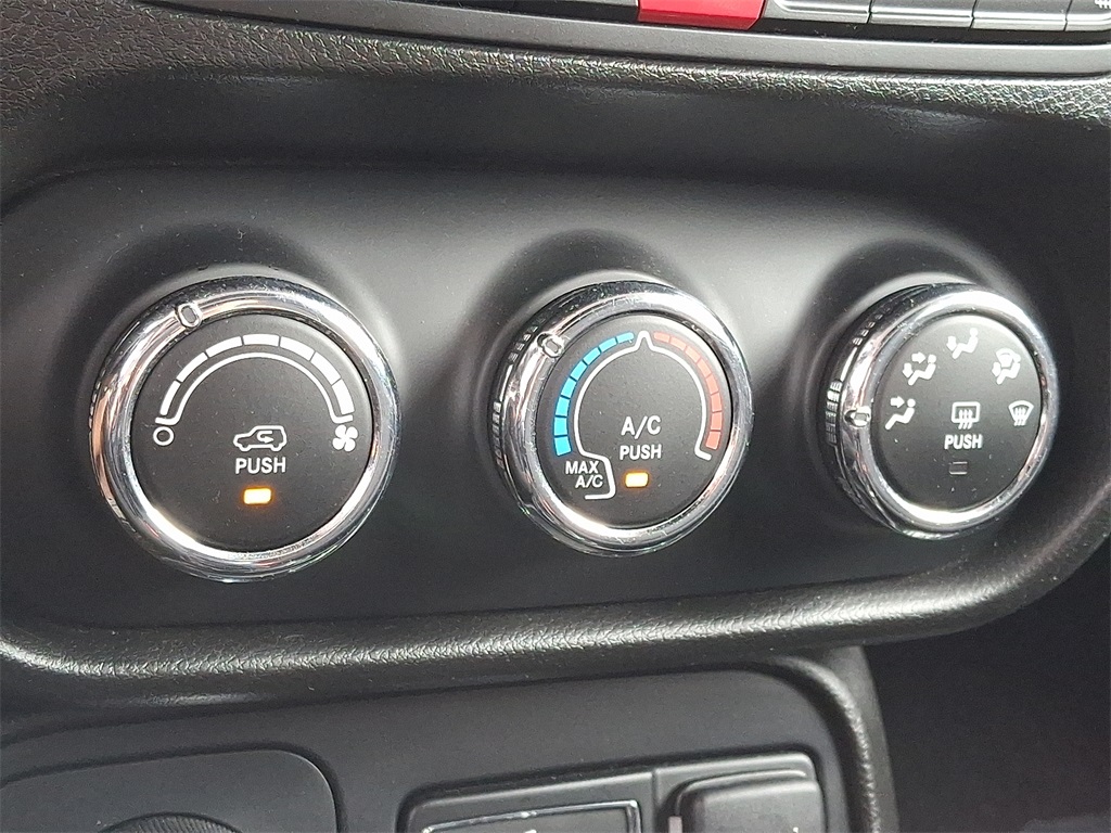 2017 Jeep Renegade Altitude - Photo 17