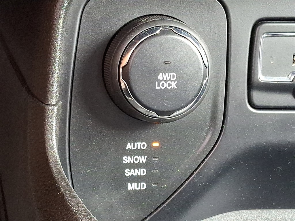 2017 Jeep Renegade Altitude - Photo 23