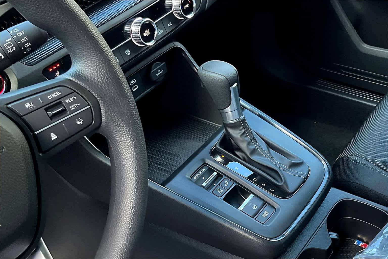 2025 Honda CR-V EX - Photo 14