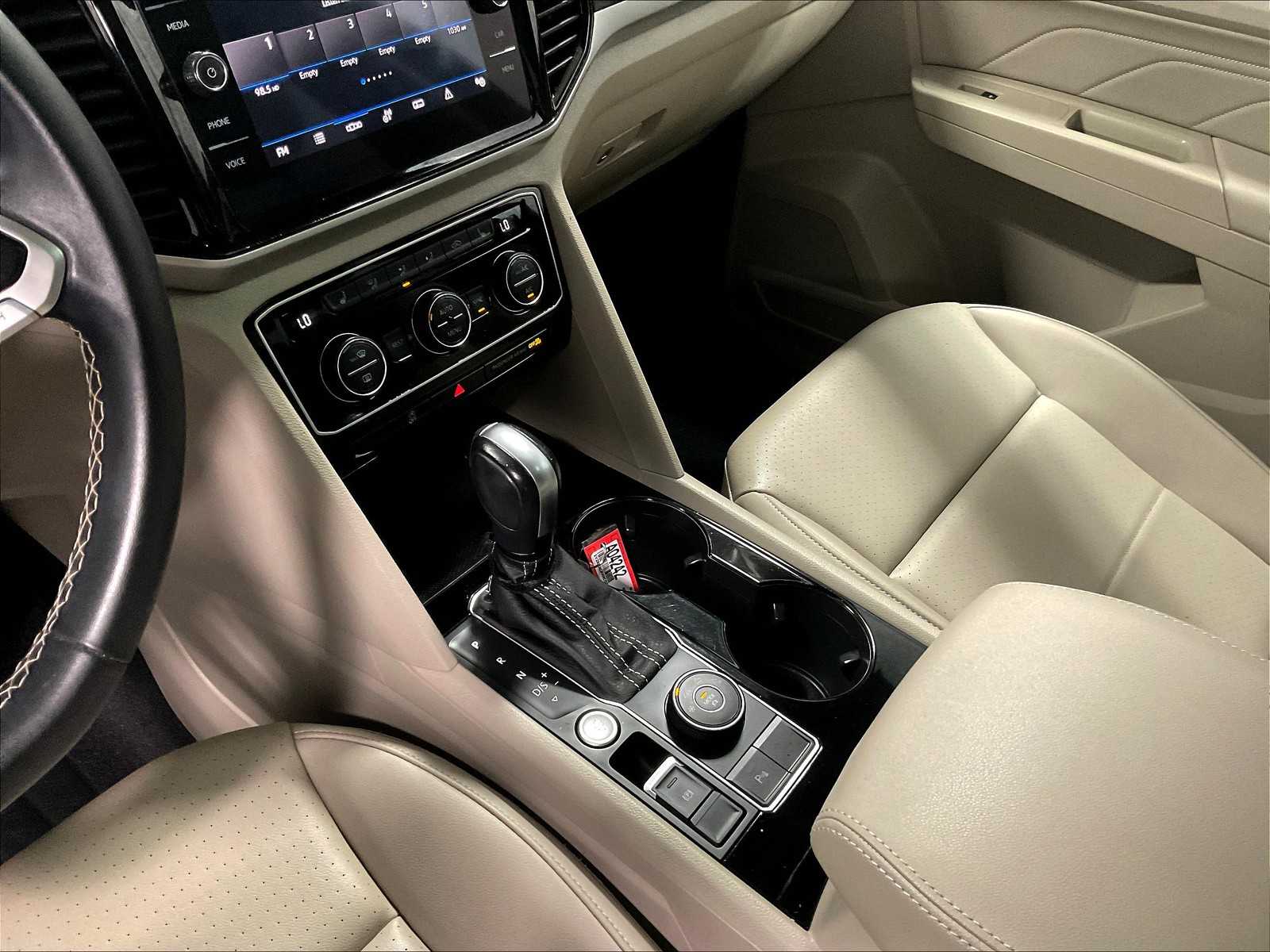 2022 Volkswagen Atlas 3.6L V6 SE w/Technology - Photo 21