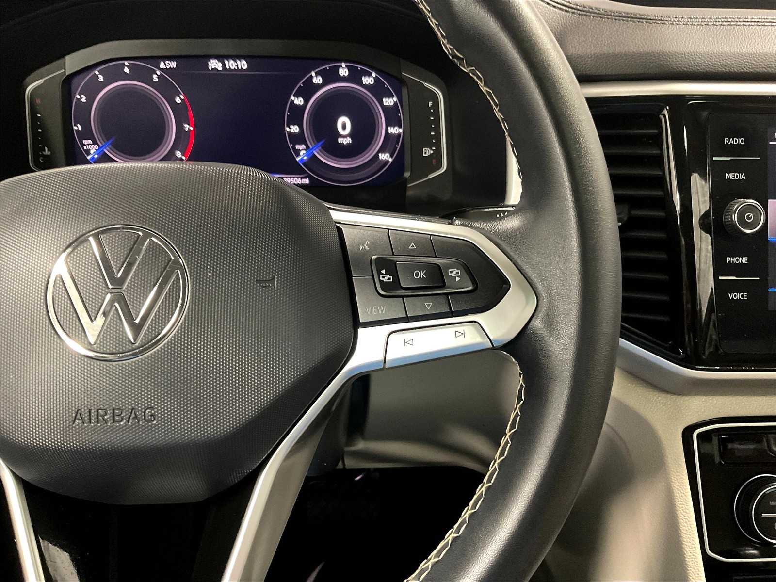 2022 Volkswagen Atlas 3.6L V6 SE w/Technology - Photo 25