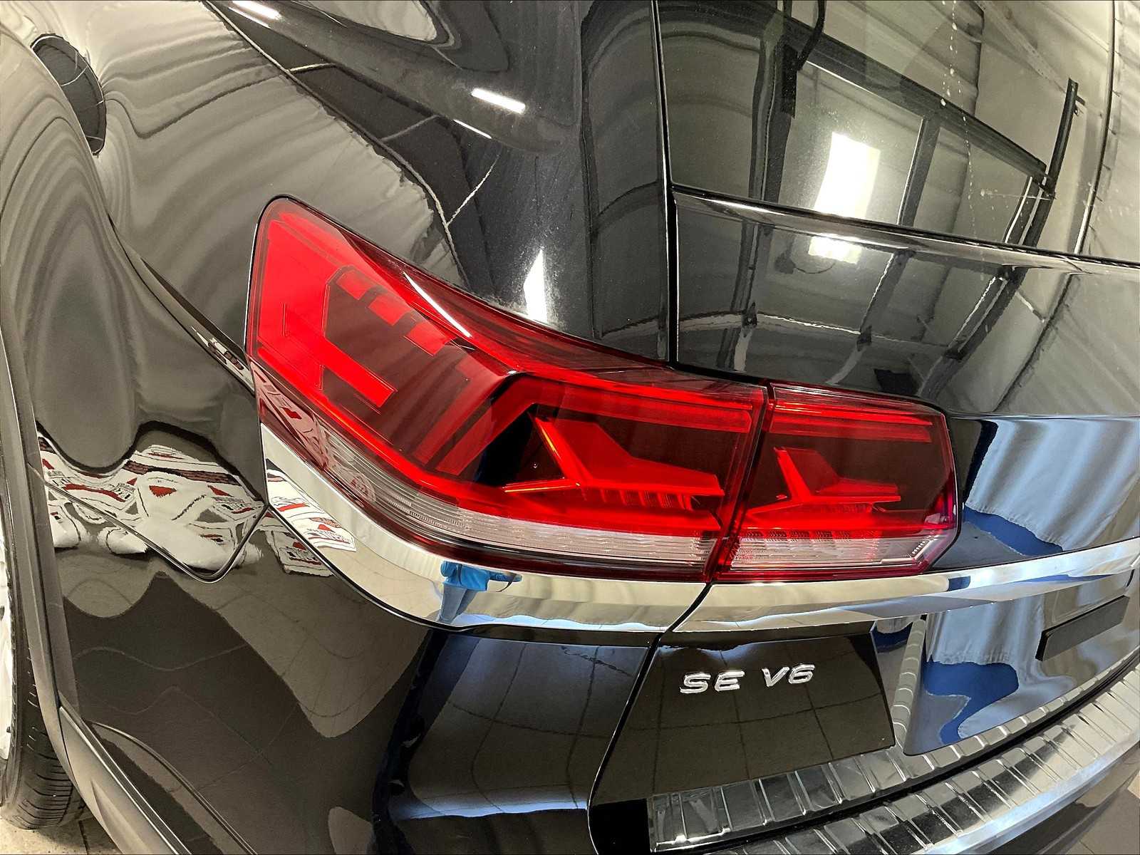 2022 Volkswagen Atlas 3.6L V6 SE w/Technology - Photo 35