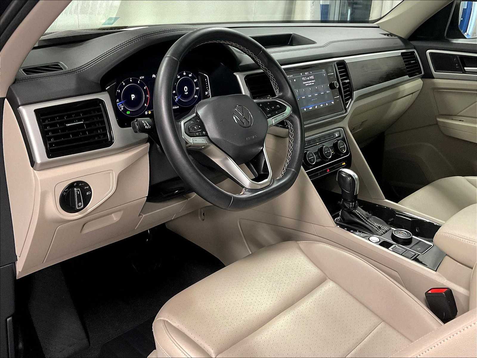 2022 Volkswagen Atlas 3.6L V6 SE w/Technology - Photo 8