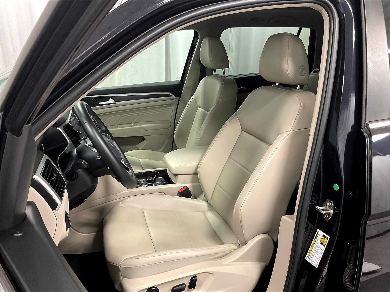 2022 Volkswagen Atlas 3.6L V6 SE w/Technology - Photo 10