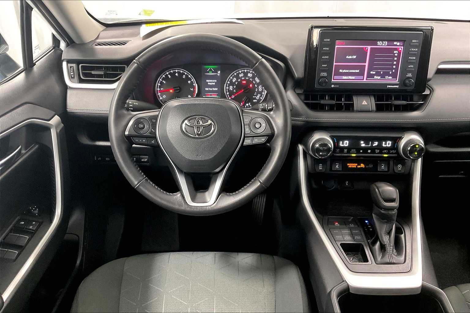 2022 Toyota RAV4 XLE - Photo 17