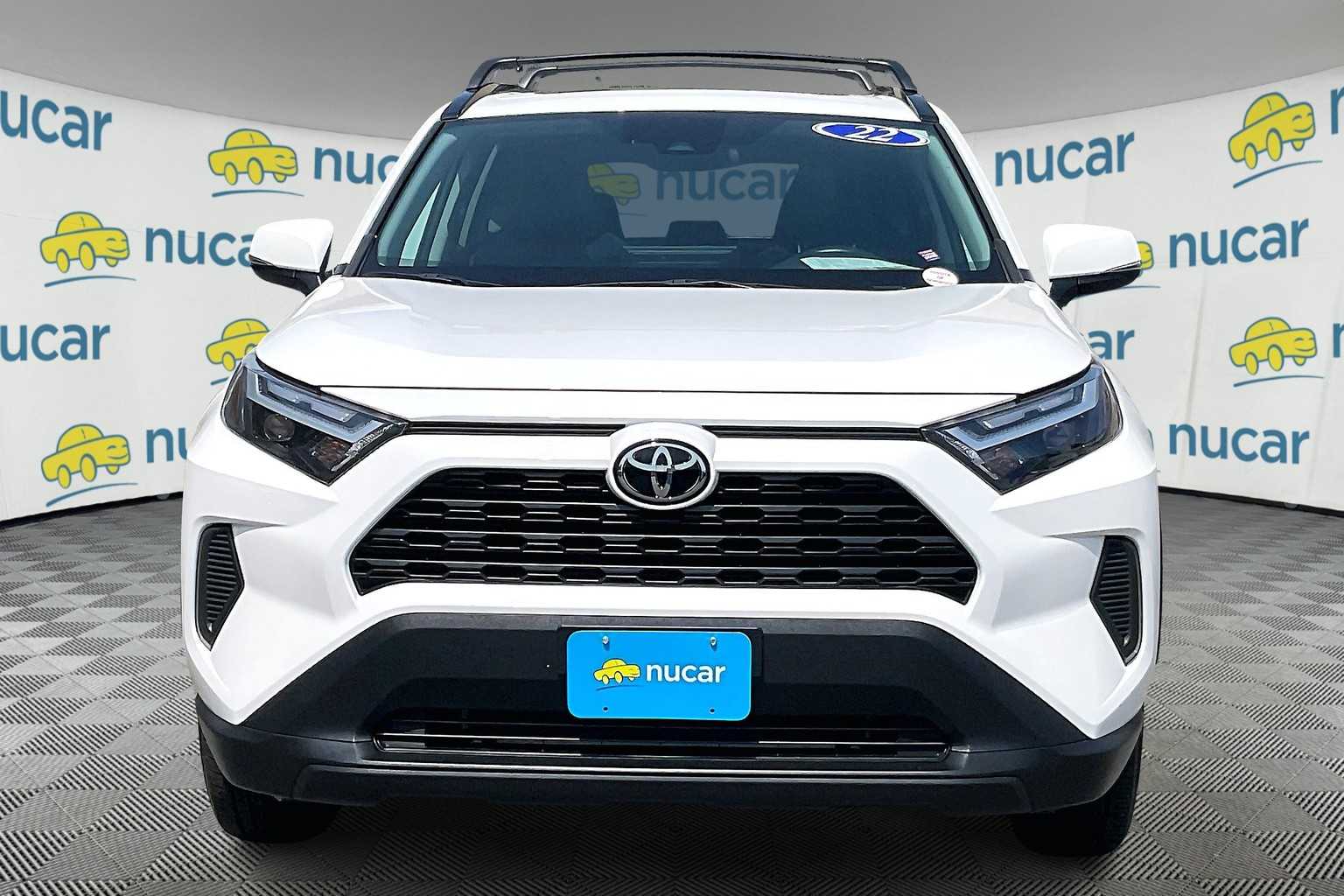 2022 Toyota RAV4 XLE - Photo 2