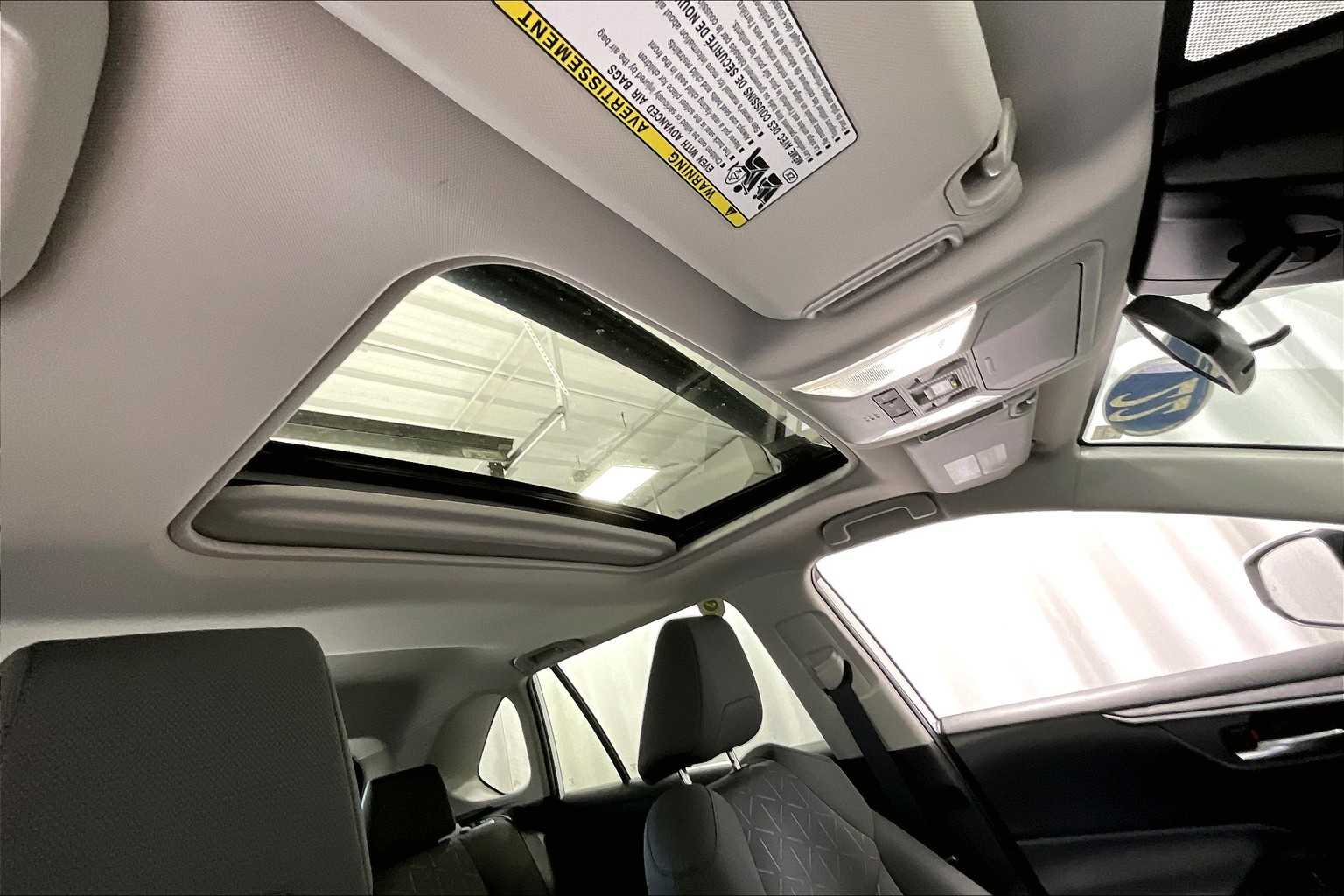 2022 Toyota RAV4 XLE - Photo 22