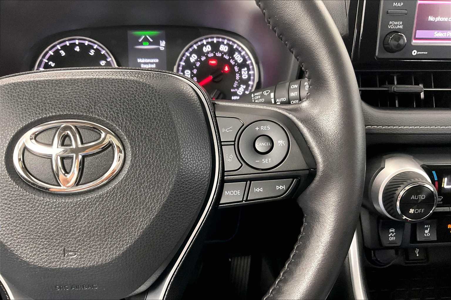 2022 Toyota RAV4 XLE - Photo 24