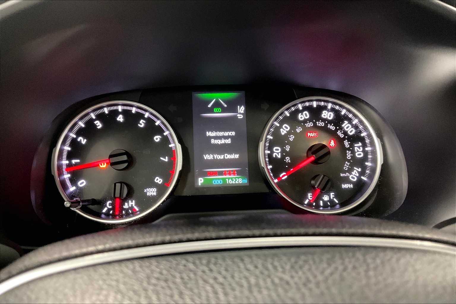 2022 Toyota RAV4 XLE - Photo 25