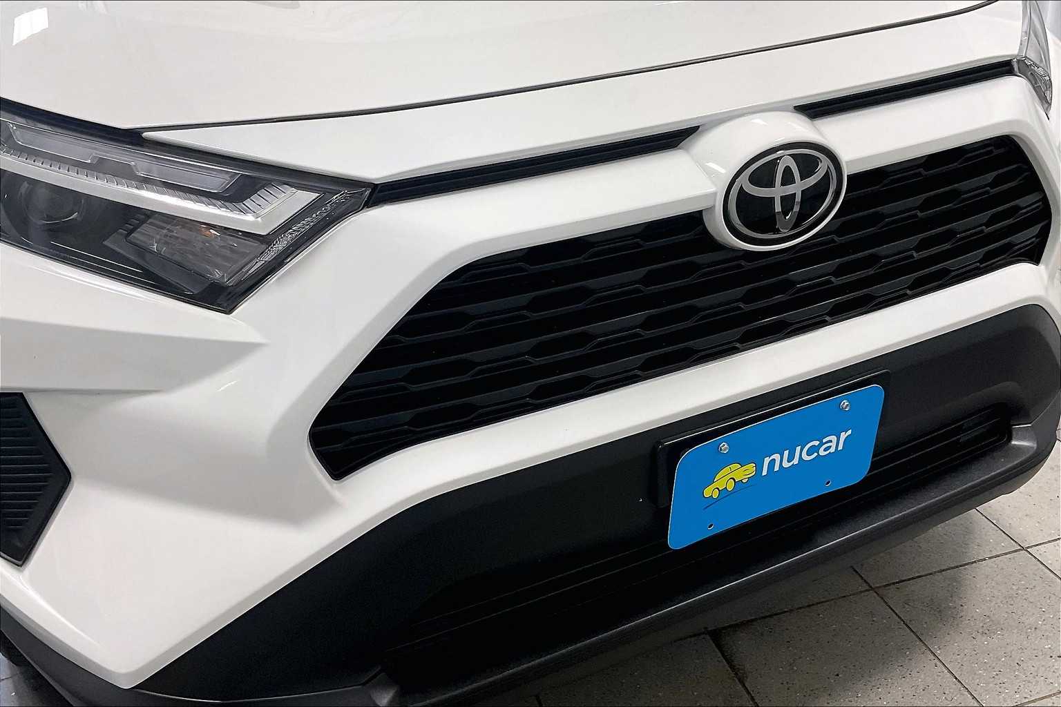 2022 Toyota RAV4 XLE - Photo 32