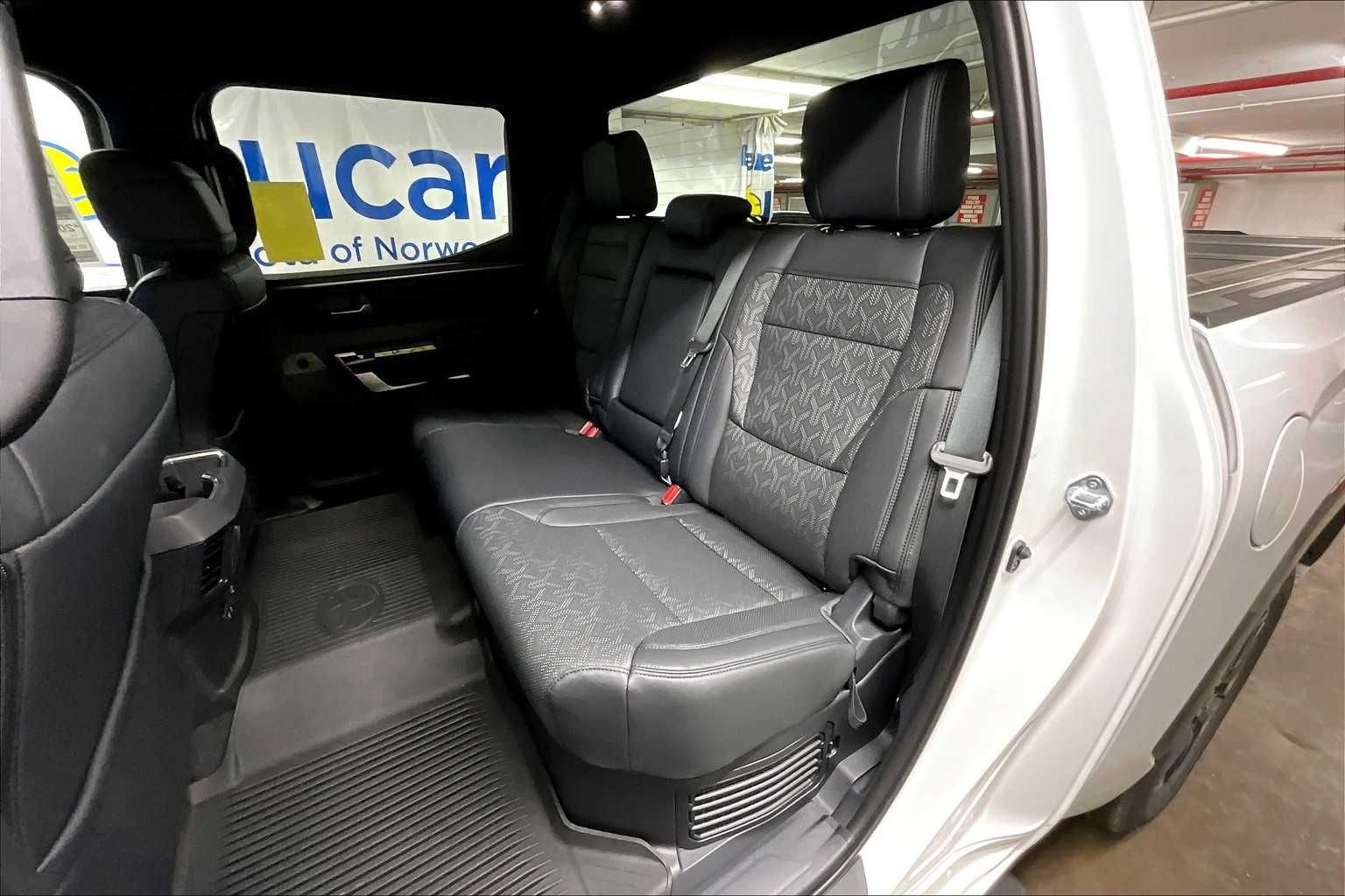 2025 Toyota Tundra Limited Hybrid - Photo 15