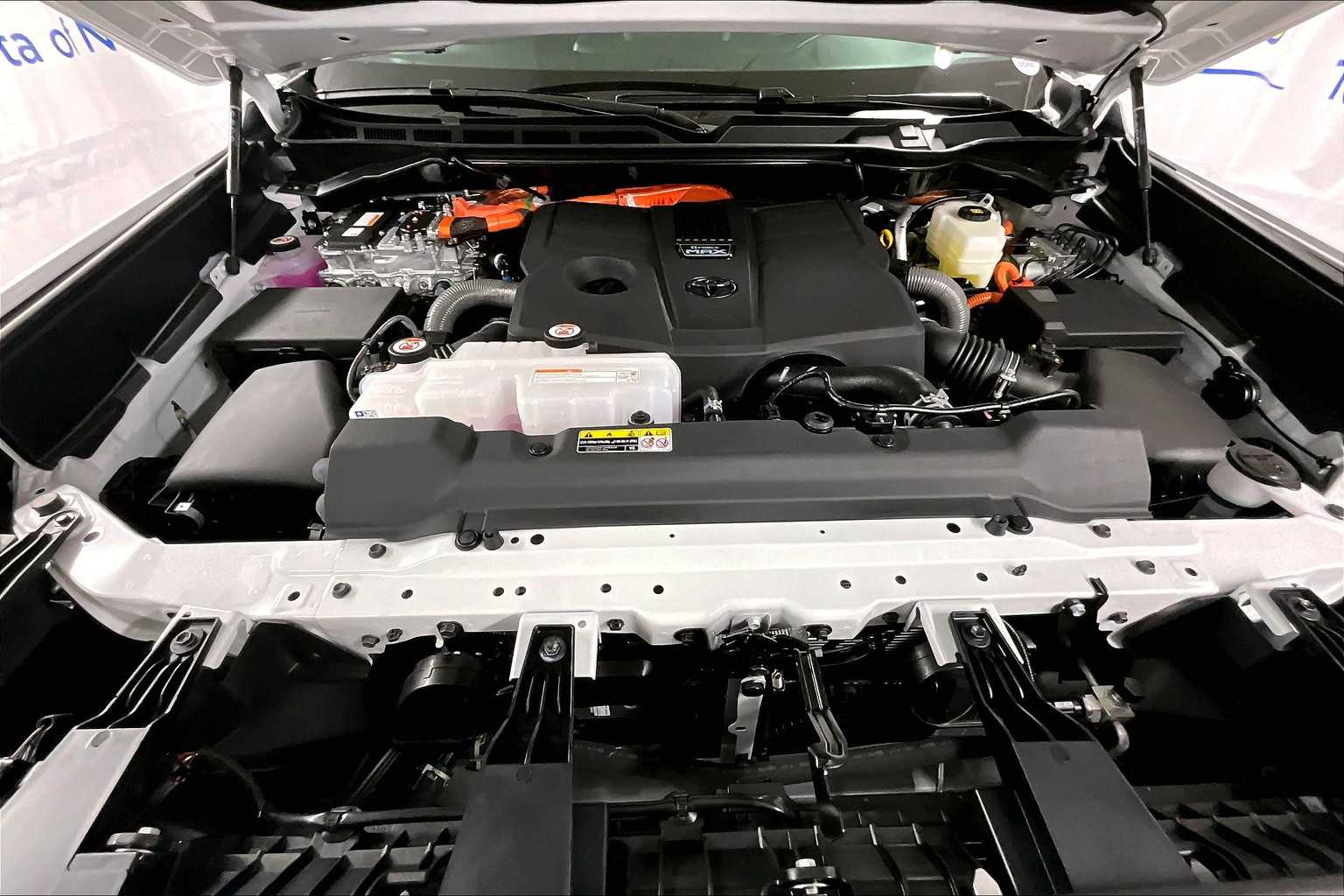 2025 Toyota Tundra Limited Hybrid - Photo 16