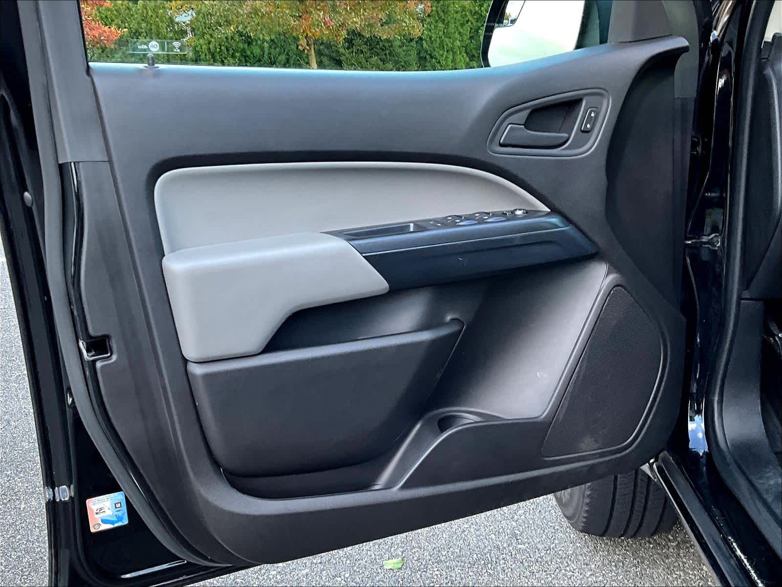 2017 Chevrolet Colorado 4WD WT - Photo 9