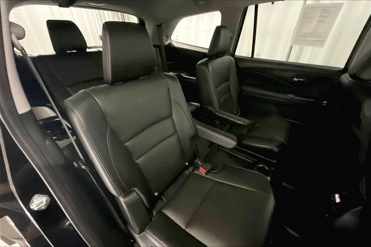 2017 Honda Pilot Elite - Photo 16
