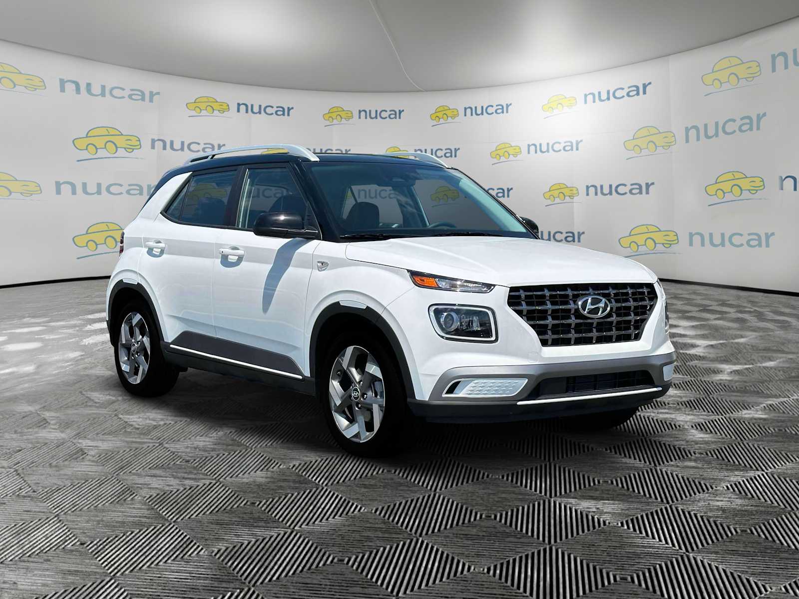 2025 Hyundai Venue Limited - Photo 11