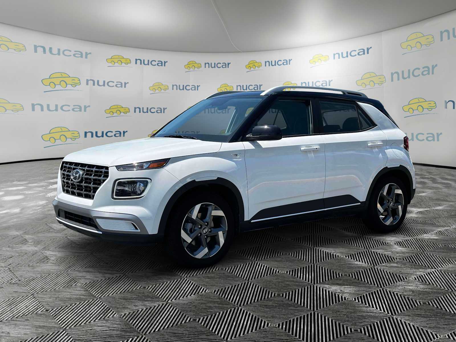 2025 Hyundai Venue Limited - Photo 3