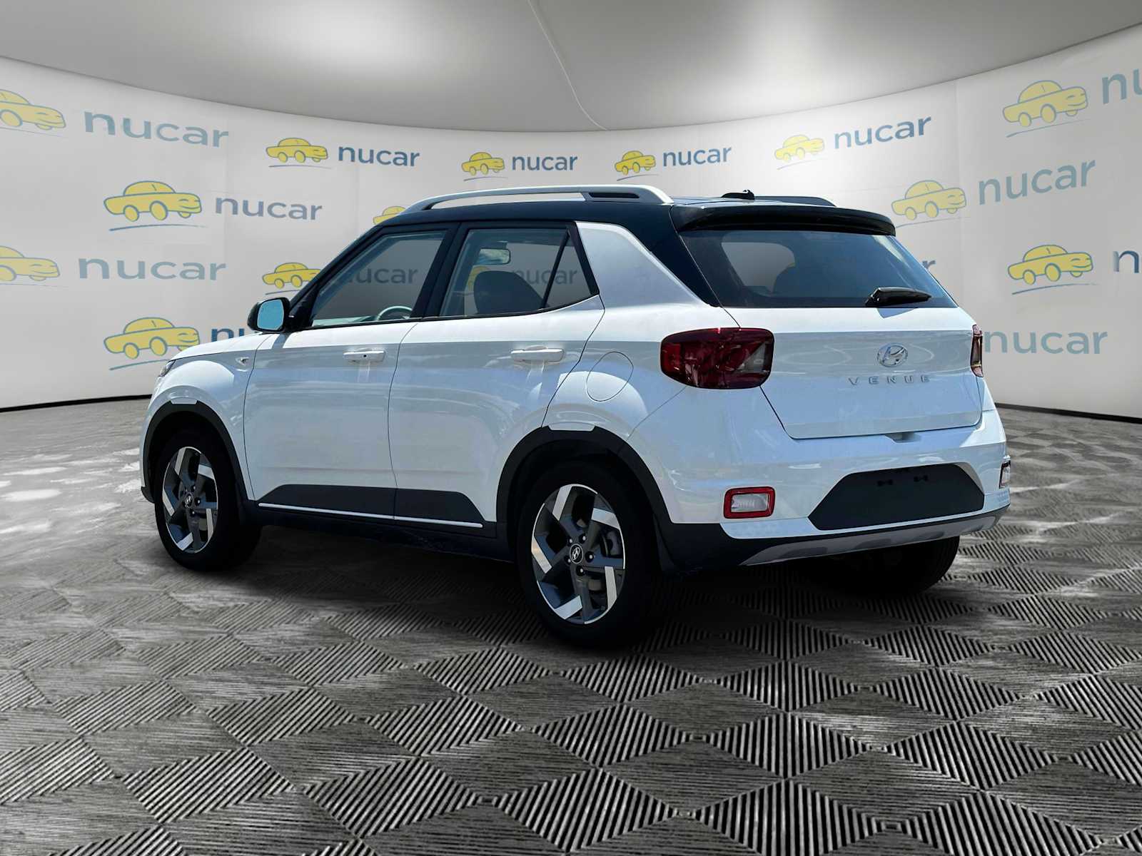 2025 Hyundai Venue Limited - Photo 6