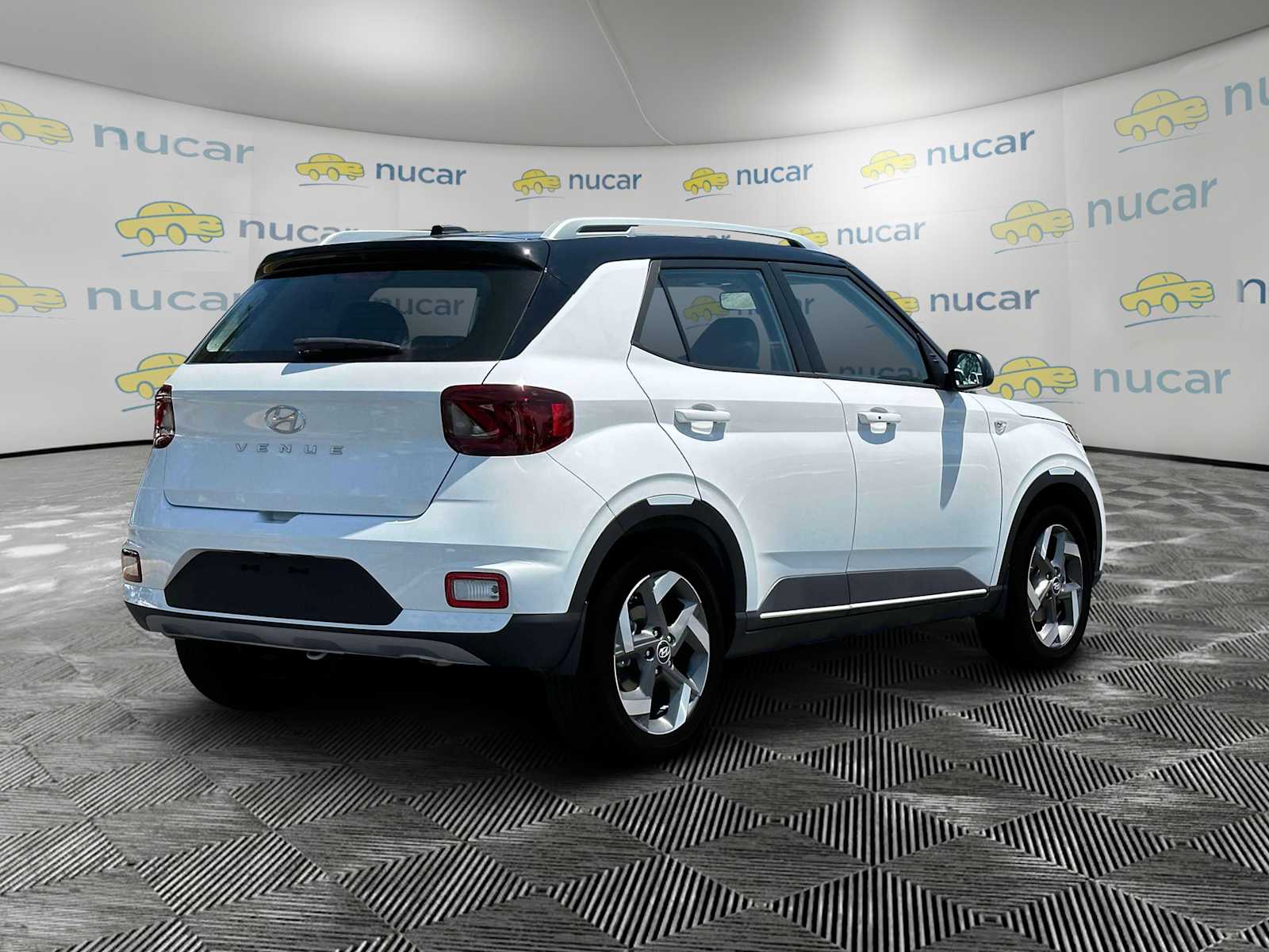 2025 Hyundai Venue Limited - Photo 8