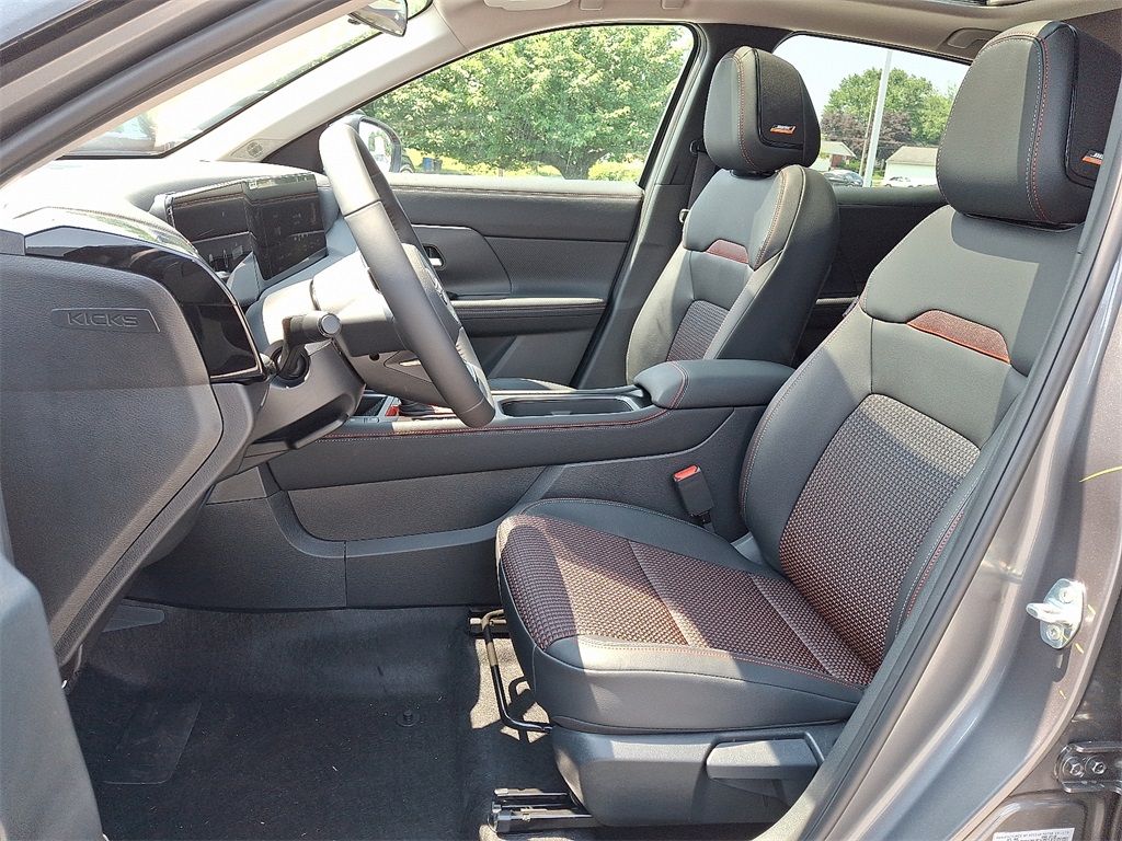 2025 Nissan Kicks SR - Photo 9