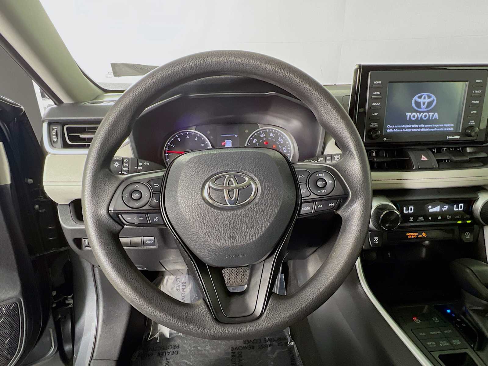 2021 Toyota RAV4 XLE - Photo 11