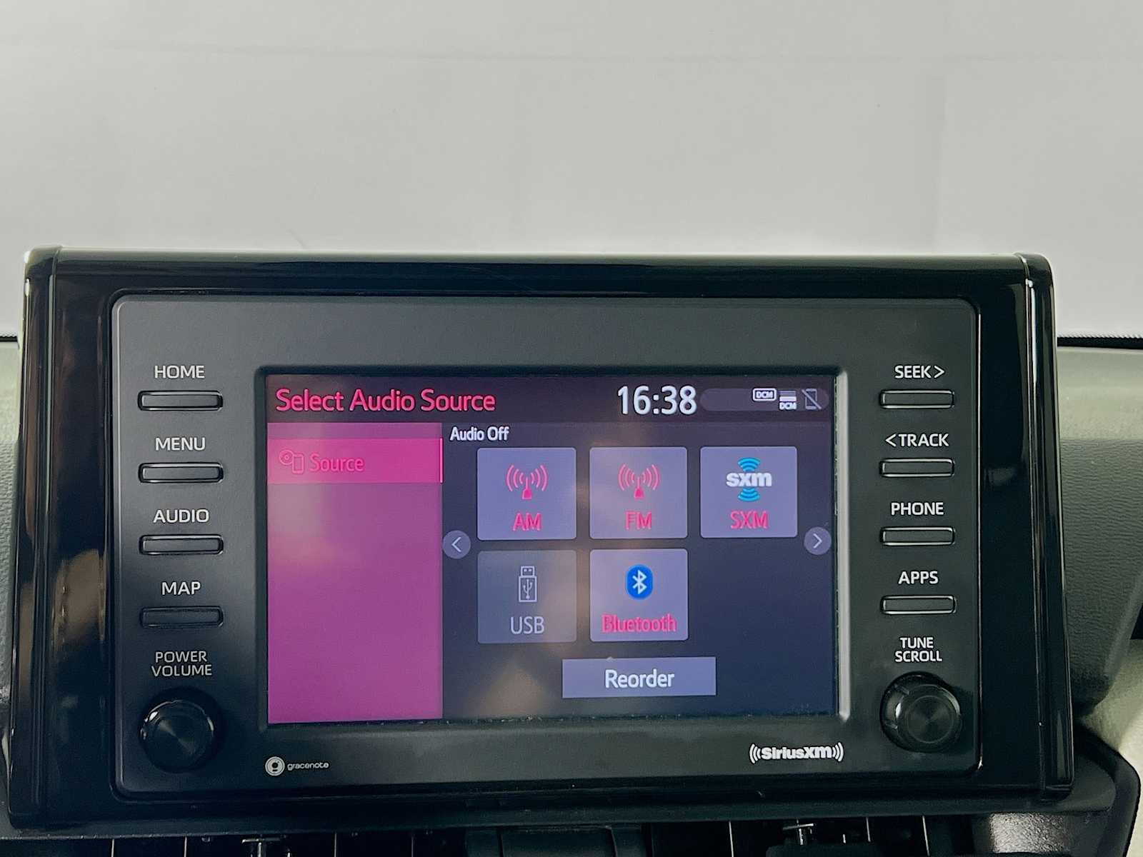 2021 Toyota RAV4 XLE - Photo 14