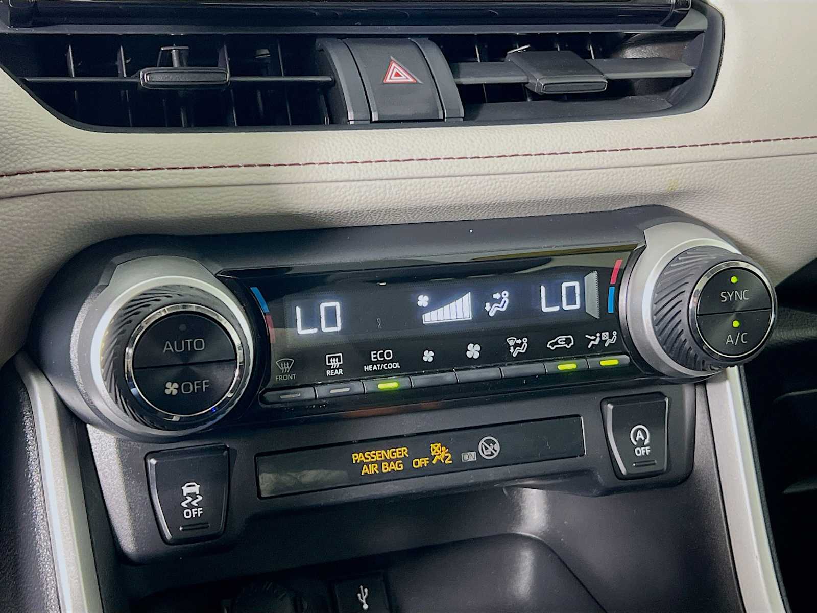 2021 Toyota RAV4 XLE - Photo 15