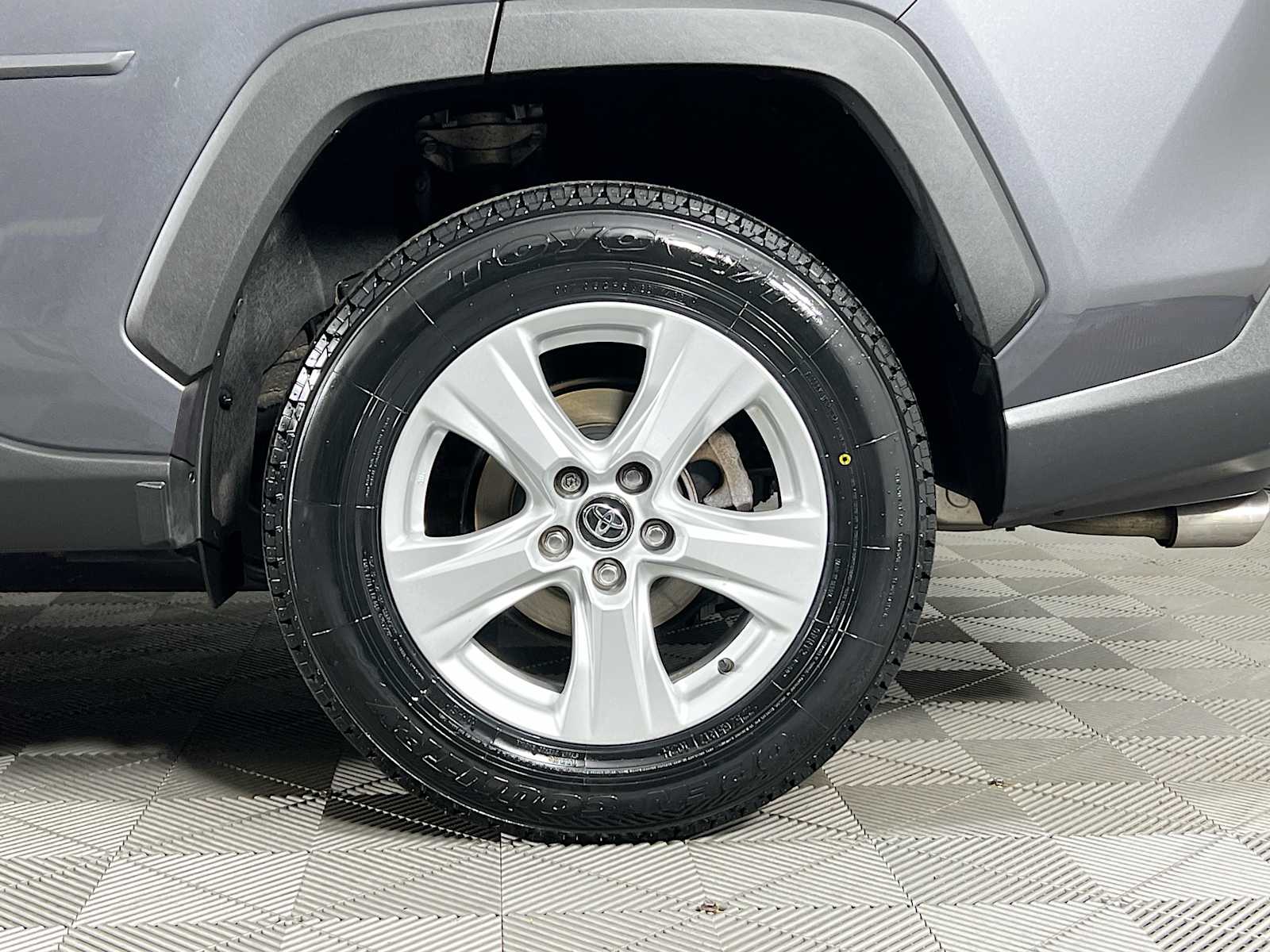 2021 Toyota RAV4 XLE - Photo 31