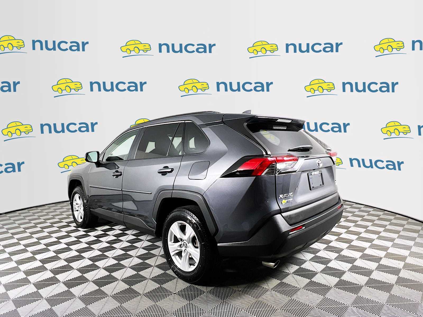 2021 Toyota RAV4 XLE - Photo 5
