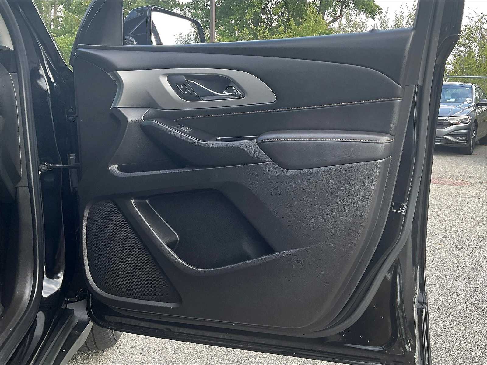 2020 Chevrolet Traverse LS - Photo 12
