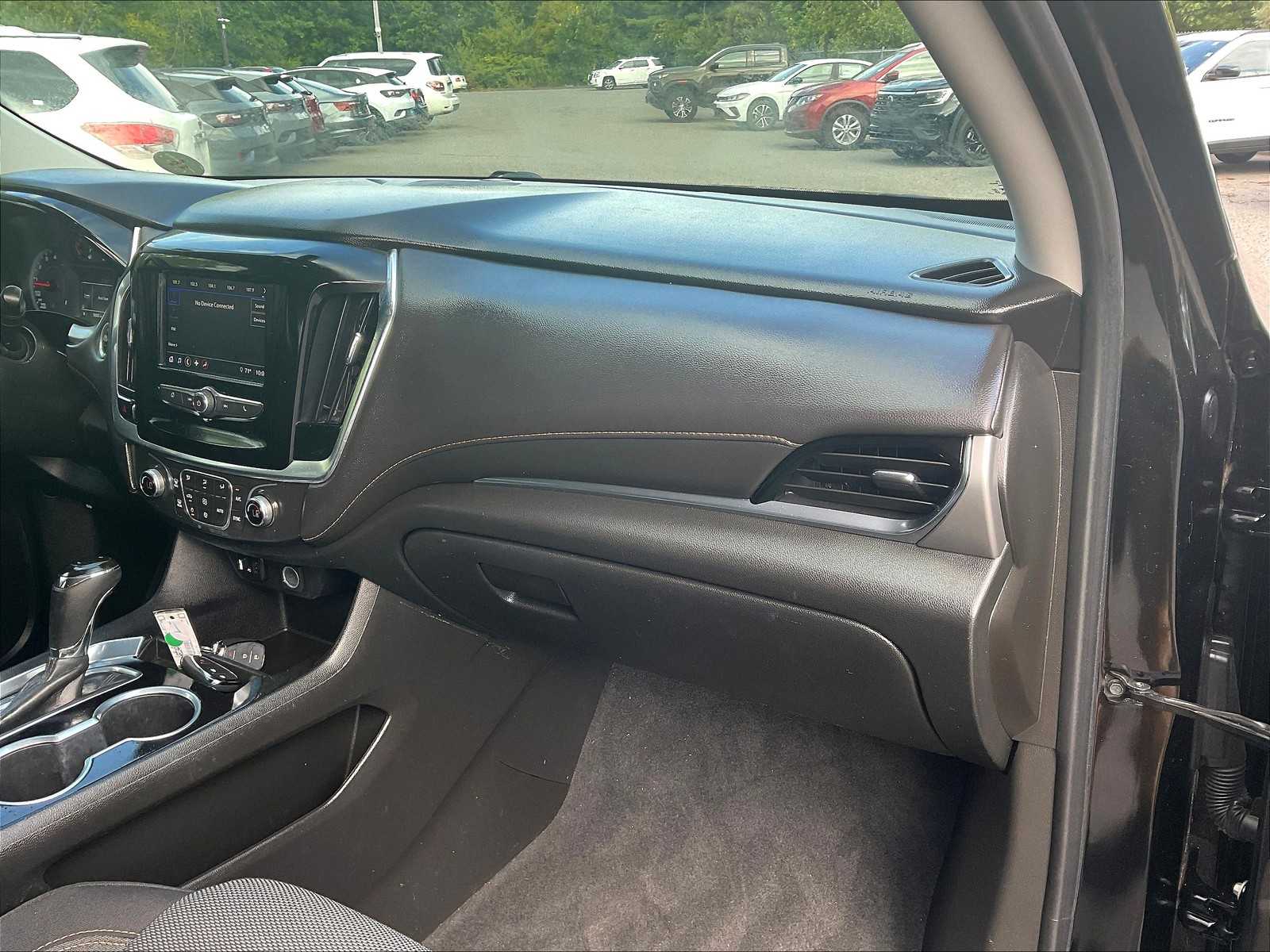 2020 Chevrolet Traverse LS - Photo 13