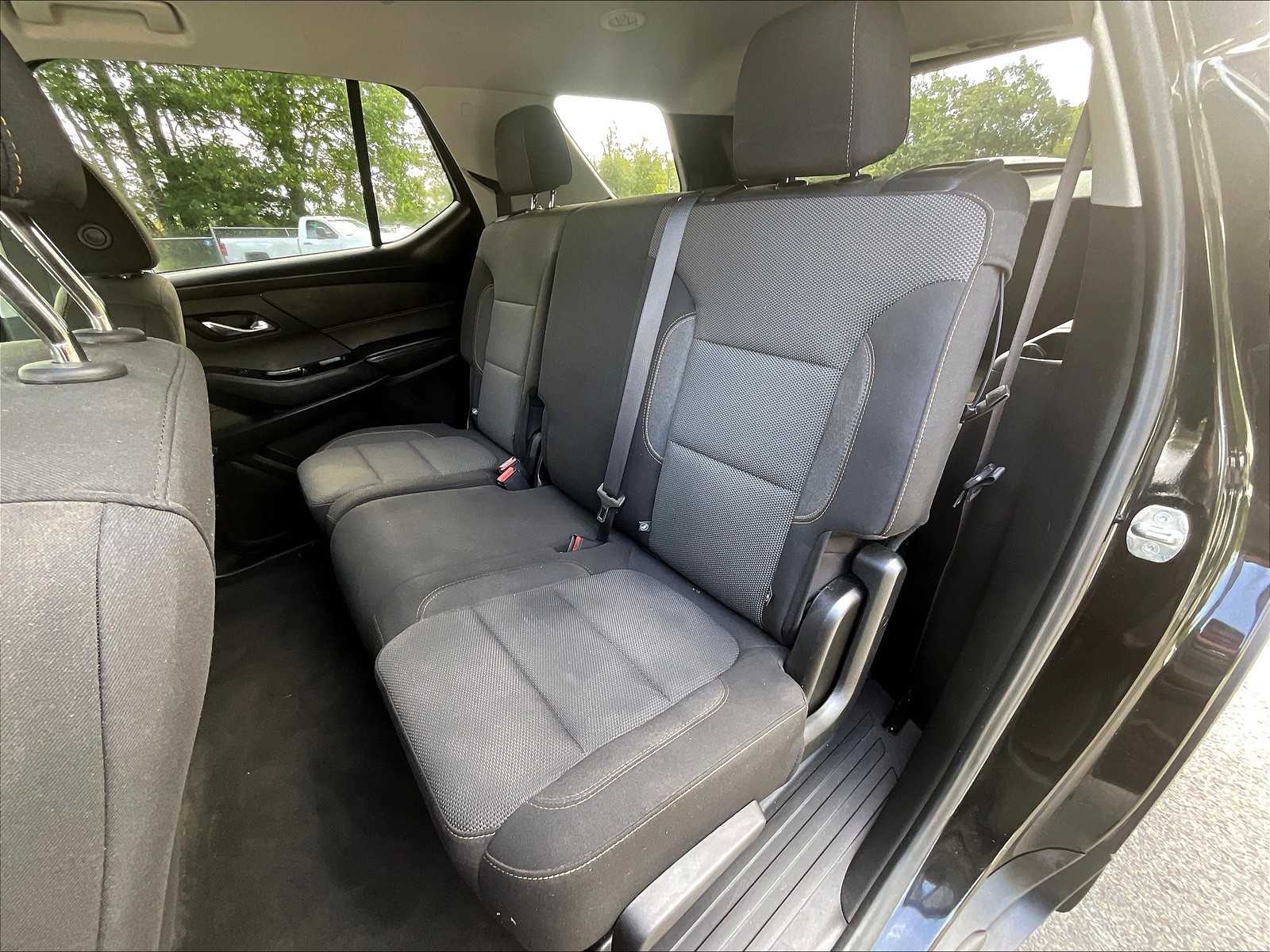 2020 Chevrolet Traverse LS - Photo 15