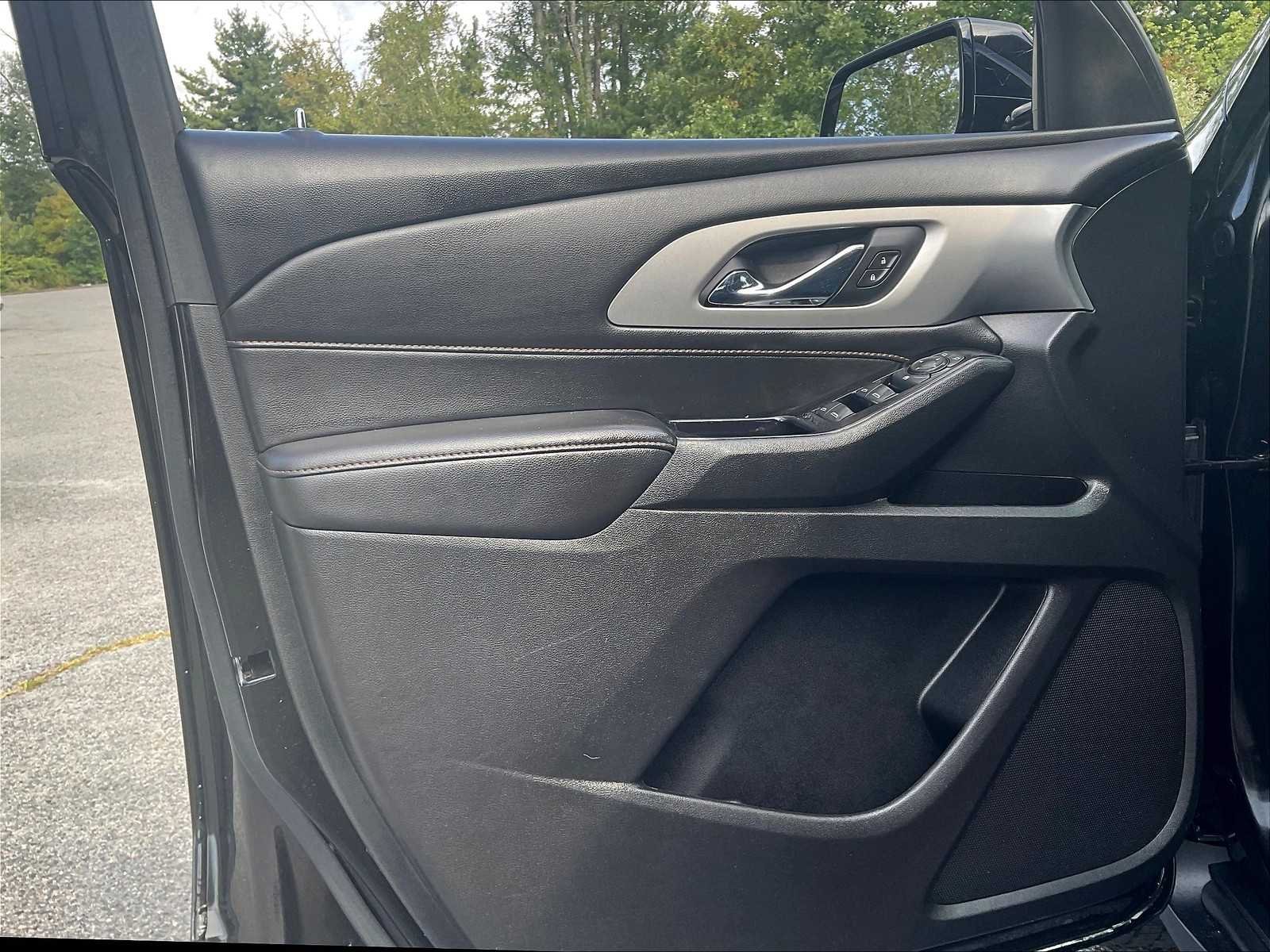 2020 Chevrolet Traverse LS - Photo 9