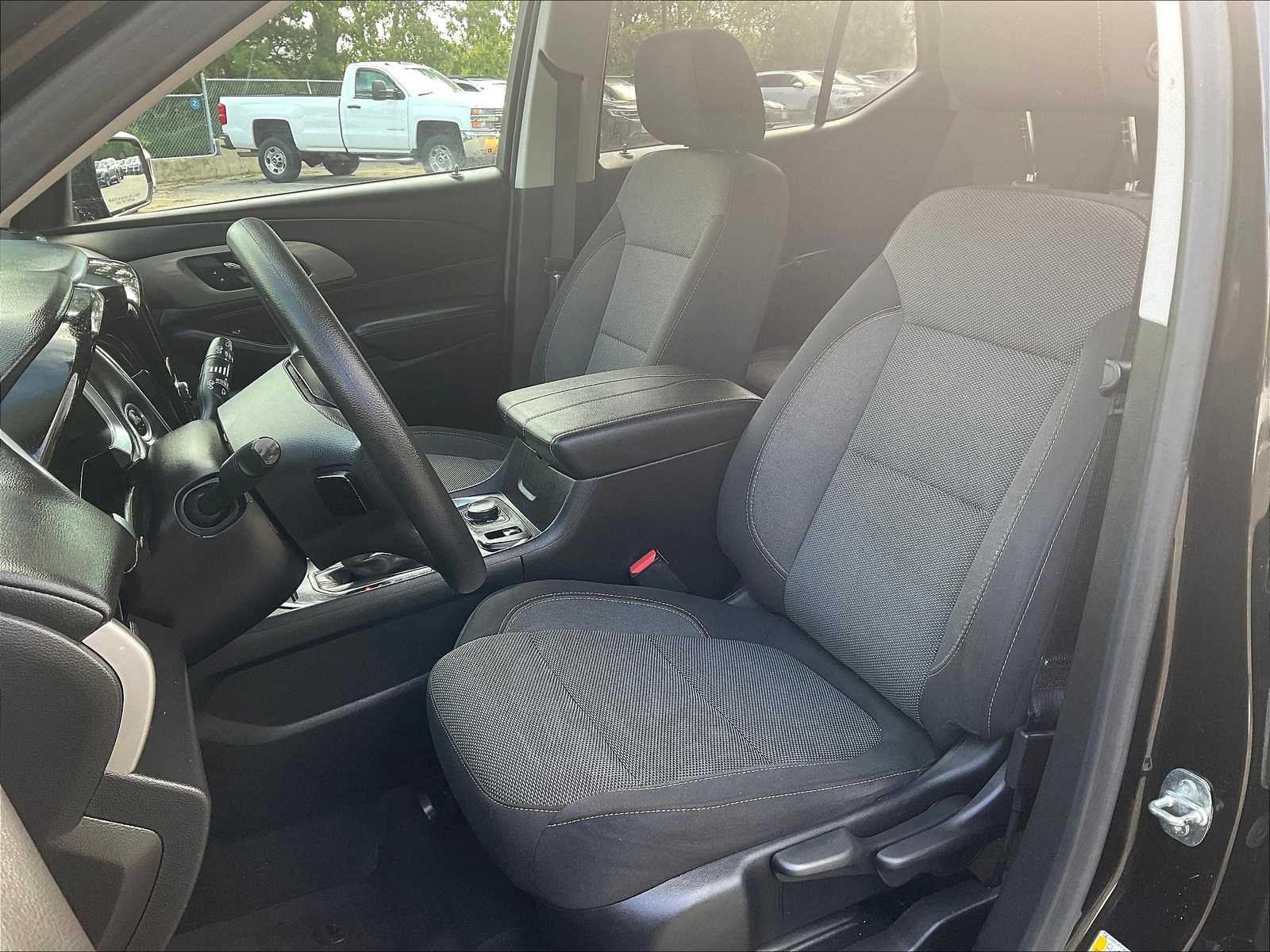 2020 Chevrolet Traverse LS - Photo 10