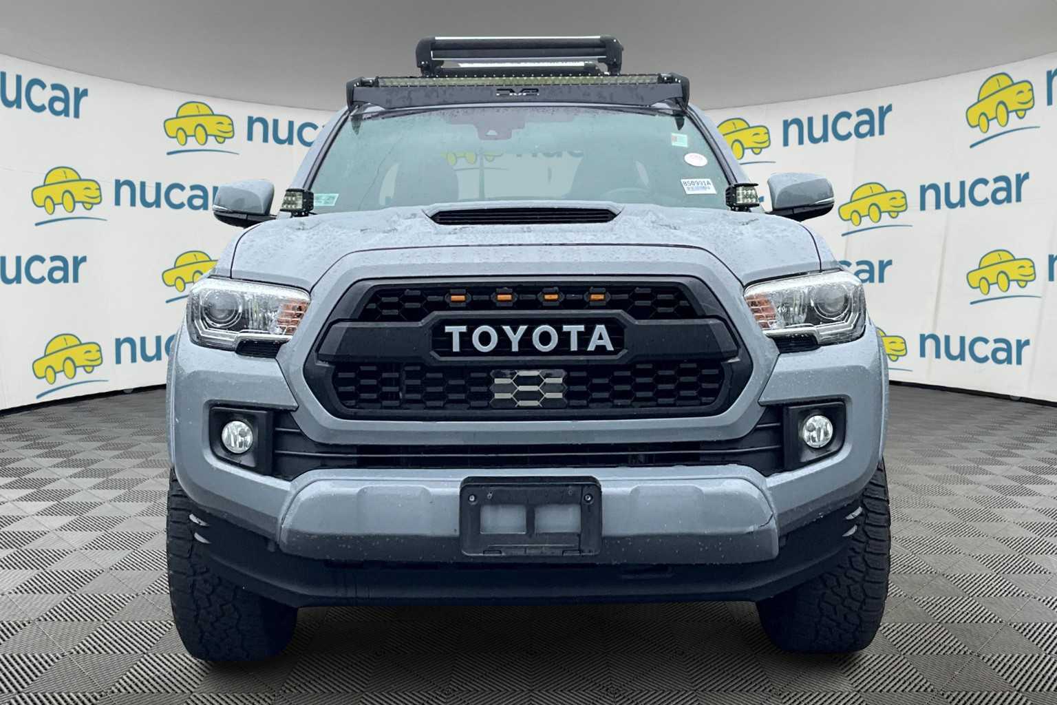 2018 Toyota Tacoma TRD Sport - Photo 2